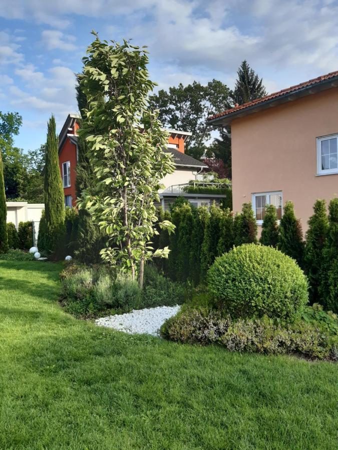 Attika Ferienwohnung Merk 克罗伊茨林根 外观 照片